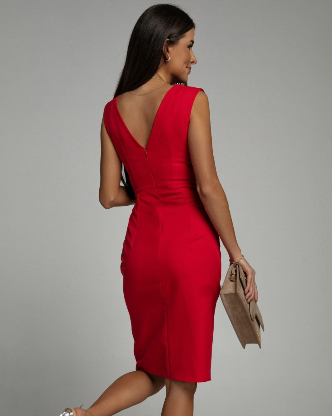 Robe moulante femme en tissu premium avec décolleté en V et fente élégante